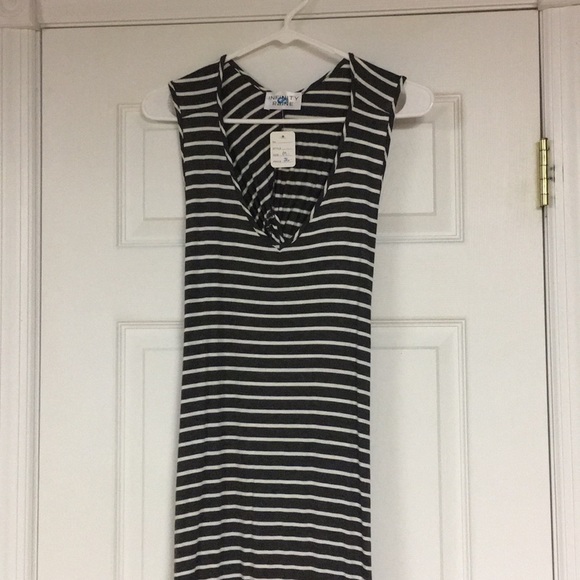 Infinity Raine Dresses & Skirts - Infinity Raine maxi dress Infinity Raine Dresses & Skirts - Infinity Raine maxi dress